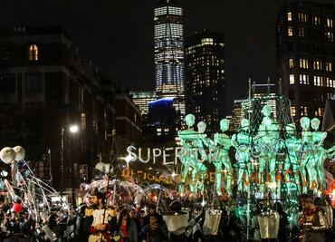 Así es tradicional desfile de Halloween que siembra terror en Nueva York