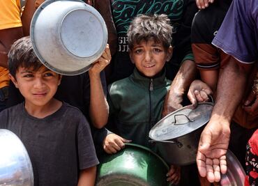 Niños desnutridos y madres desesperadas: Gaza se hunde en una crisis humanitaria