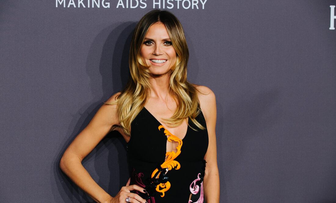 Heidi Klum se quita el sostén a los 51 años y posa en el mar sólo con microbikini. Foto: EFE