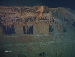 Desaparece submarino que llevaba a 5 turistas a ver restos del Titanic; esto cuesta el viaje