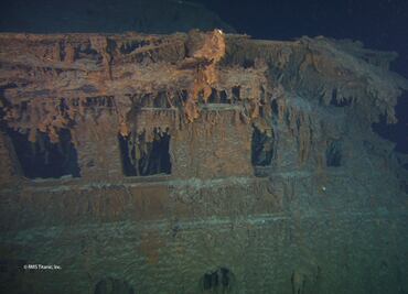 Desaparece submarino que llevaba a 5 turistas a ver restos del Titanic; esto cuesta el viaje