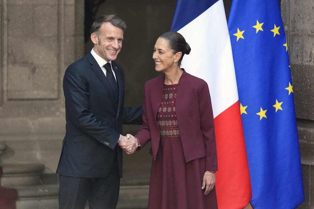 Histórico encuentro en Palacio Nacional: Macron llega a México para fortalecer lazos políticos, económicos y culturales. (AP Foto/Marco Ugarte)