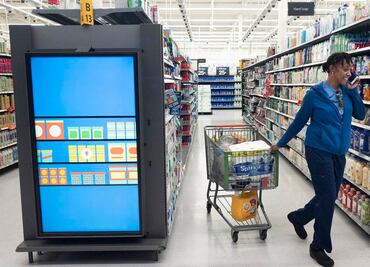 Arrestan a mujer por no escanear productos en caja de autocobro de Walmart en EU