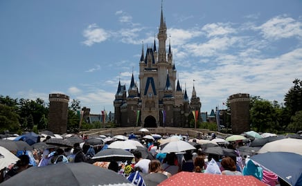 Disneyland Tokio anuncia cierre temporal por coronavirus