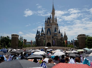 Disneyland Tokio anuncia cierre temporal por coronavirus