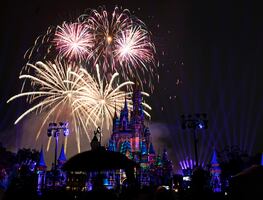 La frase que eliminó Disney World de su show de fuegos artificiales
