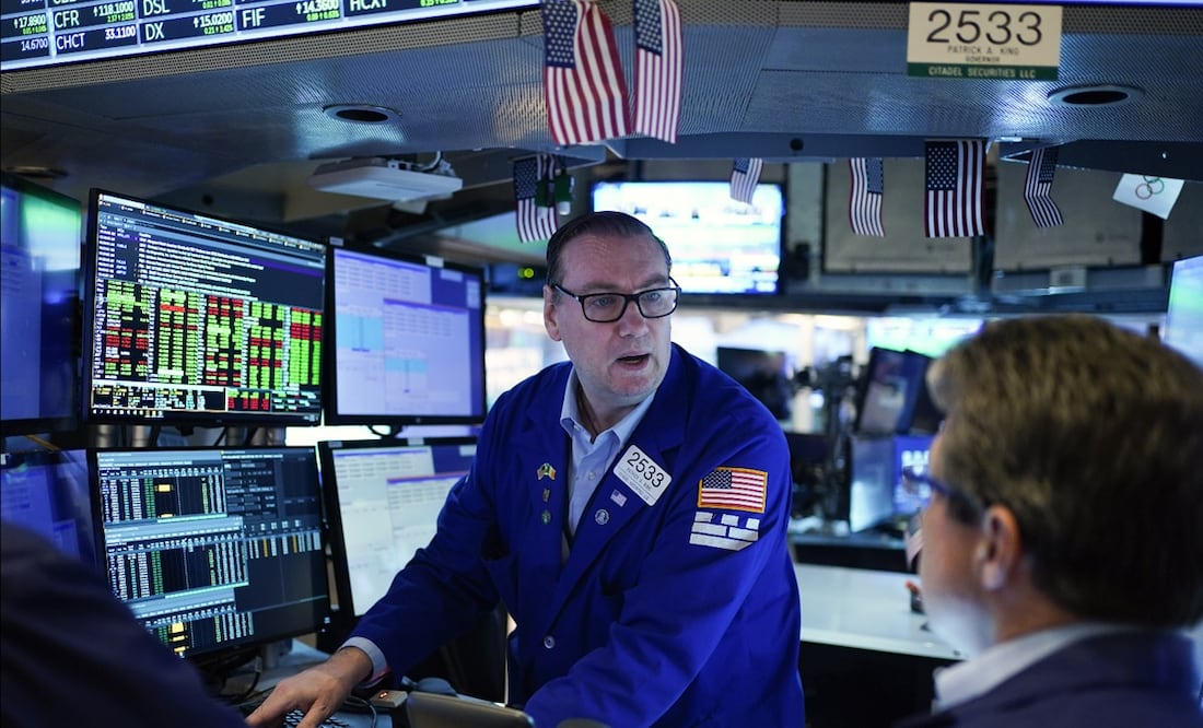 Wall Street cierra en rojo tras apagón informático global. AP
