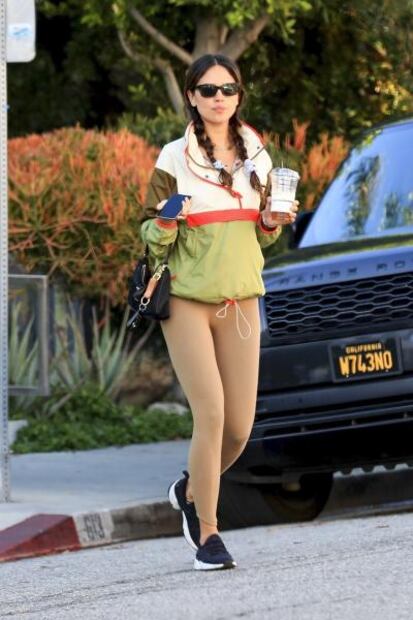 Eiza González luce piernas tonificadas con sus leggings más arriesgados 