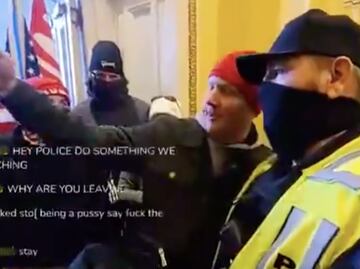 Policía se toma ‘selfie’ con manifestante pro-Trump en el Capitolio