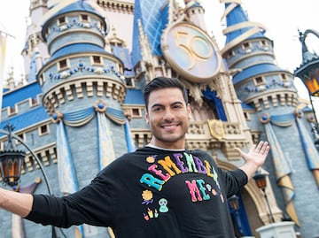 Carlos Rivera visita Walt Disney World por primera vez y revela sueño cumplido