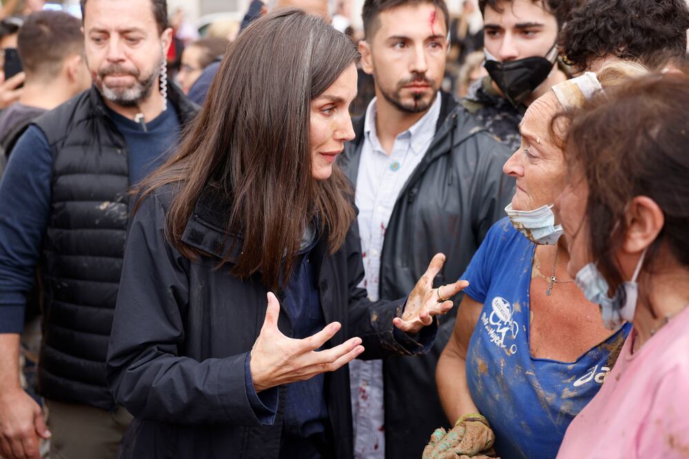 Estalla la furia contra los reyes de España por los desastres ocasionados por la DANA. Foto: EFE