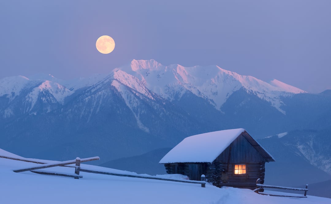 Superluna fría diciembre 2025. ¿Cuándo ver la última Luna llena del año? ¿Se verá en México? Fecha y hora exacta. Foto: CANVA