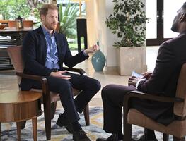 Príncipe Harry niega haber acusado a la familia real de racismo