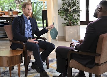 Príncipe Harry niega haber acusado a la familia real de racismo