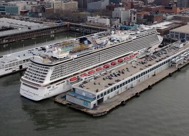 Enferman 19 personas tras viajar a bordo de crucero en California