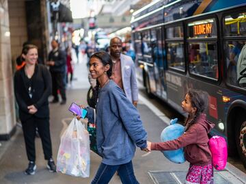 Primeras familias migrantes con niños deberán dejar su albergue en Nueva York