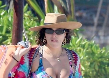 Ashley Graham deslumbra con 'bikini body' en playa de México