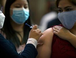 México espera evidencia científica para refuerzo de vacuna de Covid-19