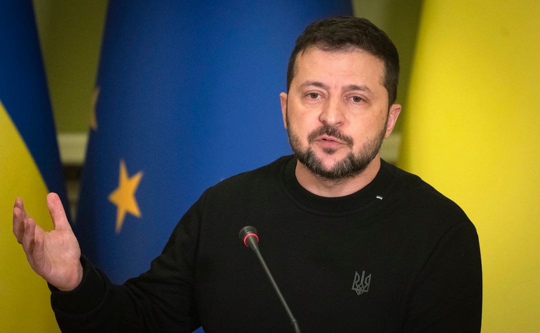 Ucrania debe "prepararse" para ataques rusos este invierno, advierte Zelenski. Foto: AP