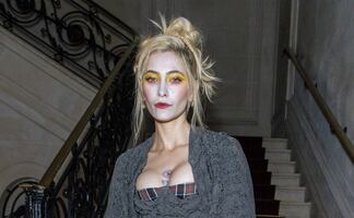 Paris Jackson presume su belleza con vestido transparente de atrevido escote