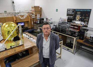 La primera misión de México 'Colmena' llega a la órbita lunar y prepara su segunda emisión