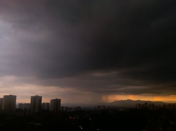 ¡Adiós al calor! Se registra lluvia en CDMX y Edomex; marcha lenta en 4 líneas del Metro