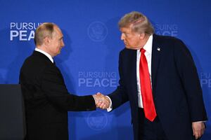 Donald Trump revela nuevas conversaciones con Putin tras reunión con Zelenski y otros líderes europeos 