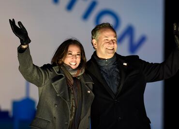 Ellos son los hijastros y el esposo de la vicepresidenta Kamala Harris