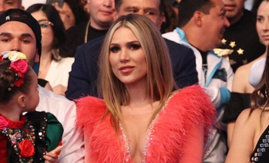 El minivestido traslúcido de lujo con el que la esposa de Canelo Álvarez se robó la atención. Foto: EFE