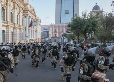 Militares se retiran de sede del Ejecutivo de Bolivia tras "intento de golpe de Estado"