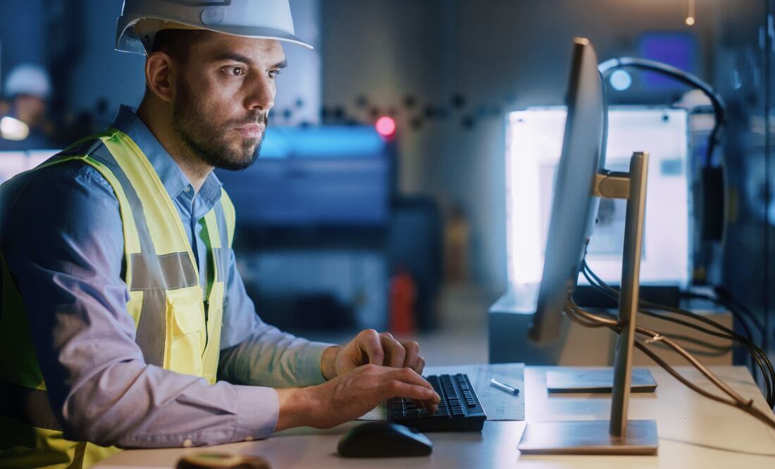 Trabaja en el Consulado de Estados Unidos en Guadalajara y gana $540,572 pesos anuales. iStock/gorodenkoff