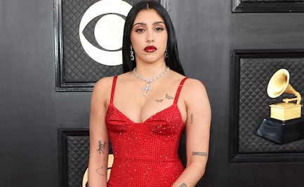 Hija de Madonna ‘roba miradas’ con el minivestido rojo más pequeño en pasarela