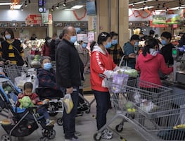 China llama a su población a hacerse de reservas de comida