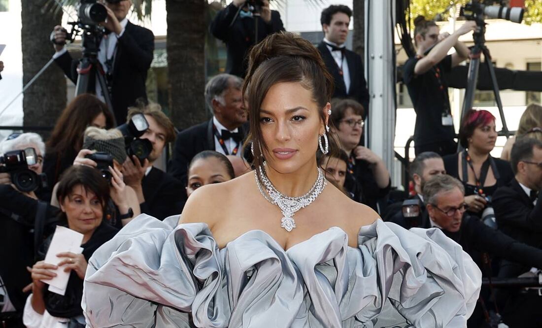 Ashley Graham conquistó a sus seguidores en Instagram durante su viaje a Francia. Foto: EFE