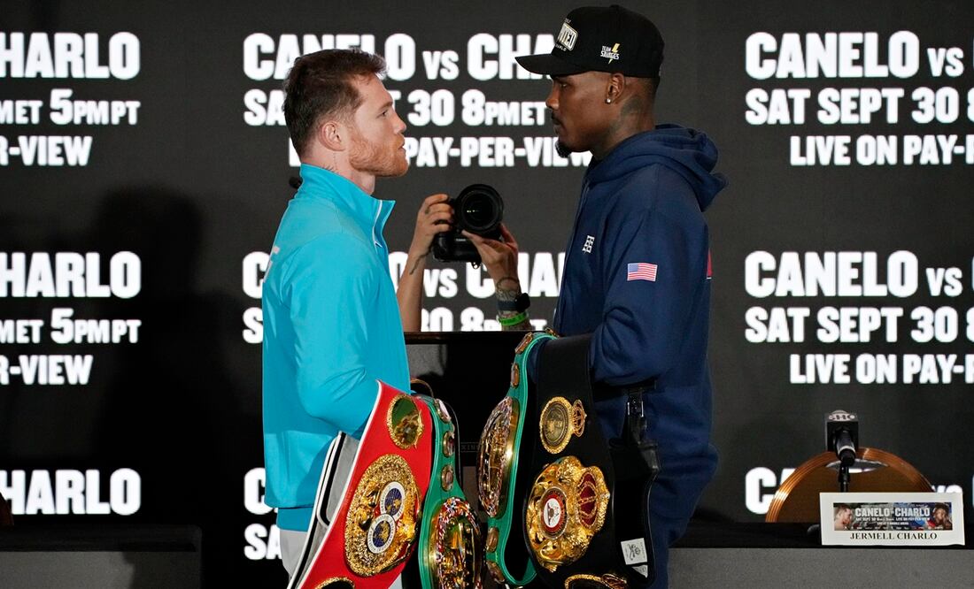 El Canelo Álvarez se pronuncia listo y poderoso para la pelea contra Charlo. Foto: AP