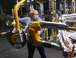 Joe Biden califica de "histórica" la caída del desempleo en EU