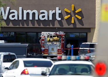 Pareja estafa a Walmart con $1 millón de dólares en cheques falsos