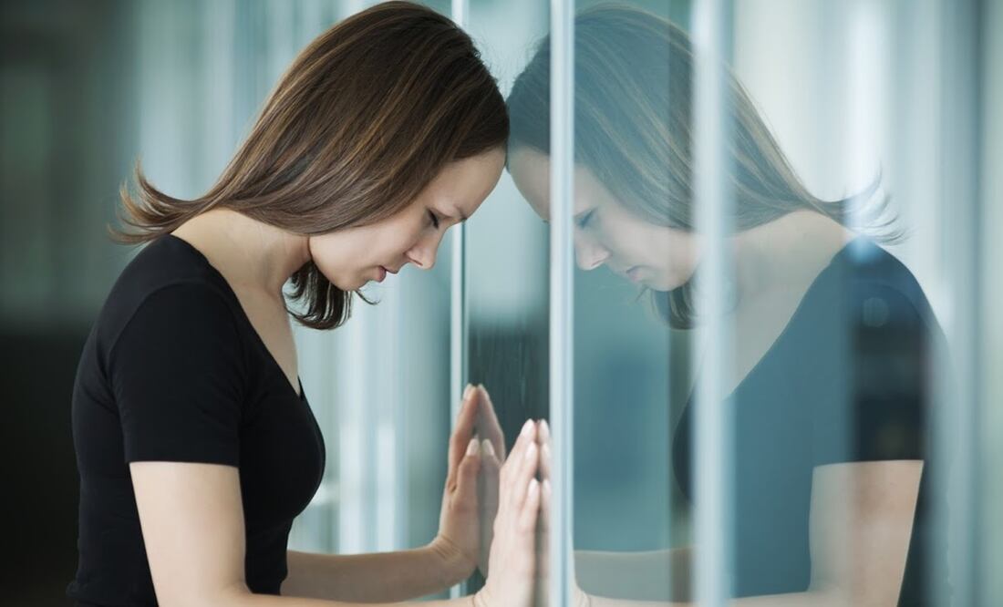 ¿Padeces migraña? expertos advierten que hay más riesgo de sufrir un ictus isquémico. Adobe