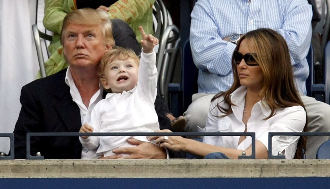 Barron Trump sorprende por su estatura en el lanzamiento de campaña de su padre 