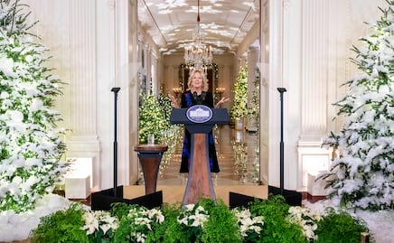 La Navidad llega a la Casa Blanca con más de 70 abetos y 83,000 luces