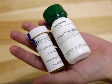 Gobierno de Biden aprueba facilitar el acceso al aborto mediante píldoras