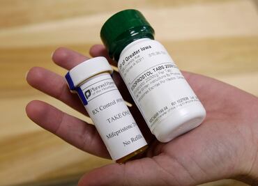 Gobierno de Biden aprueba facilitar el acceso al aborto mediante píldoras