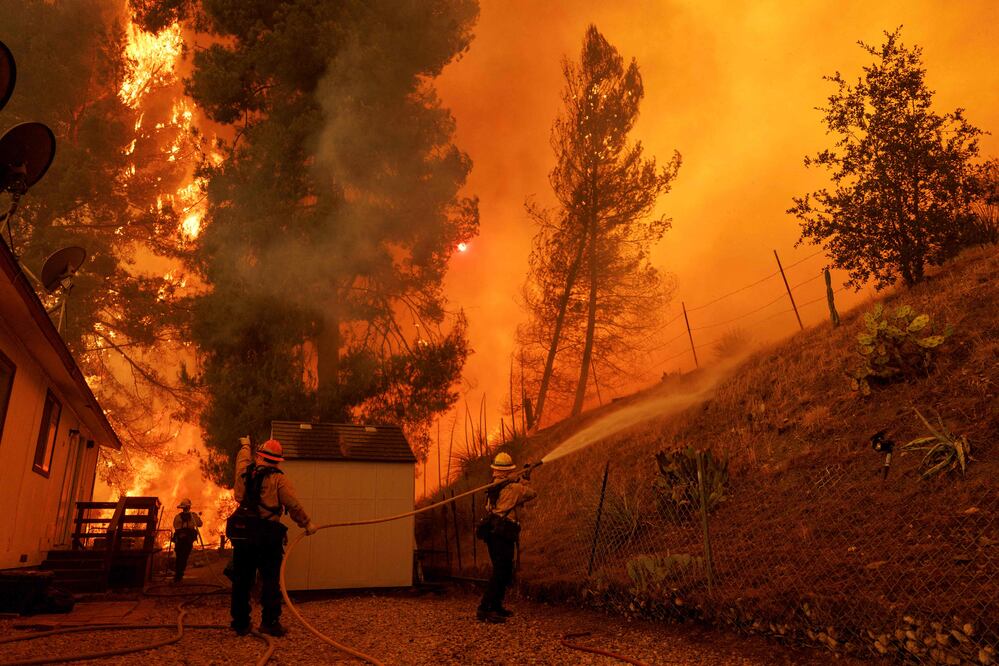 Oleada de incendios en California: evacuan zonas cercanas a Los Ángeles y Ventura. Foto: Eric Thayer/Getty Images/AFP