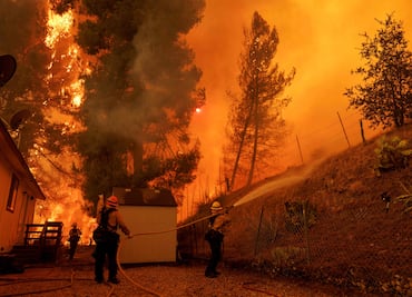 Oleada de incendios en California: evacuan zonas cercanas a Los Ángeles y Ventura