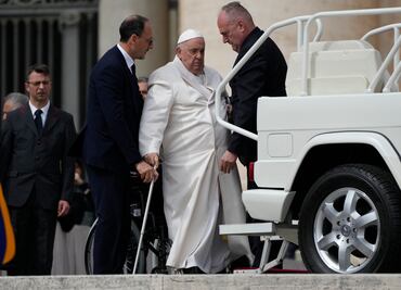 Papa Francisco es hospitalizado por problemas respiratorios