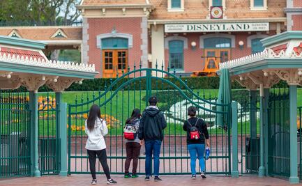 ‘Imposibles’, funcionario de Disneyland critica requisitos de reapertura