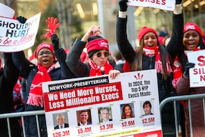 Megahuelga histórica en Nueva York: 15 mil enfermeras abandonan hospitales en plena crisis de gripe