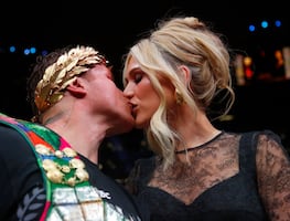 ‘Canelo’ Álvarez y Fernanda Gómez anuncian embarazo. ¿Cuántos hijos tiene el boxeador mexicano y quiénes son sus madres?