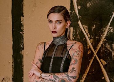 Paris Jackson se luce elegante y atrevida en vestido transparente durante sesión