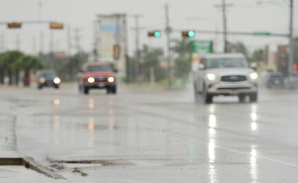 Video. Vientos de 'Hanna' vuelcan tráiler en carretera de Texas